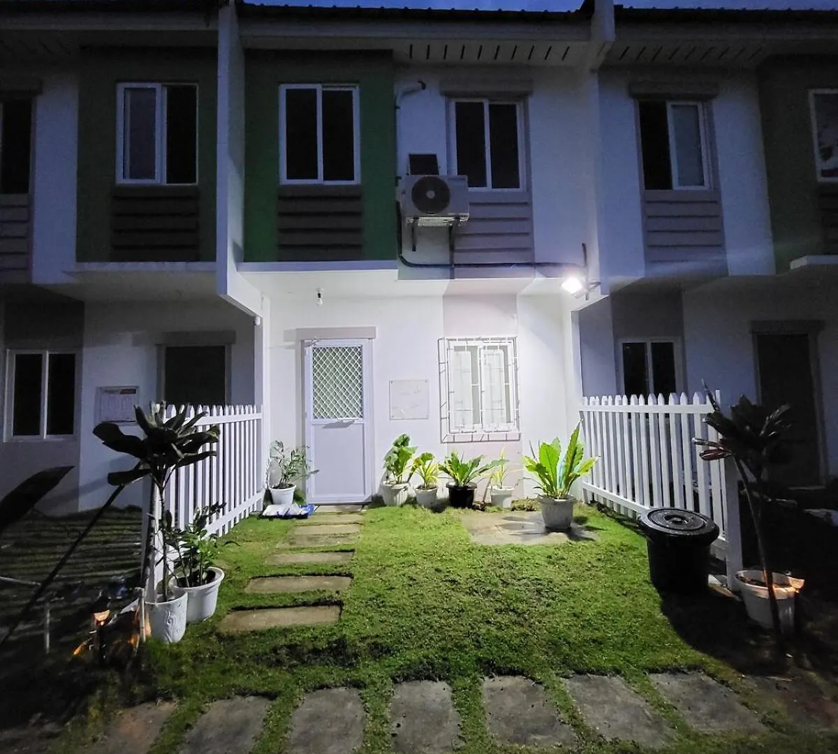アパート DauisCozy & Complete 2-Floors Panglao, 2-Wifi, 5 Bedsアパートメント