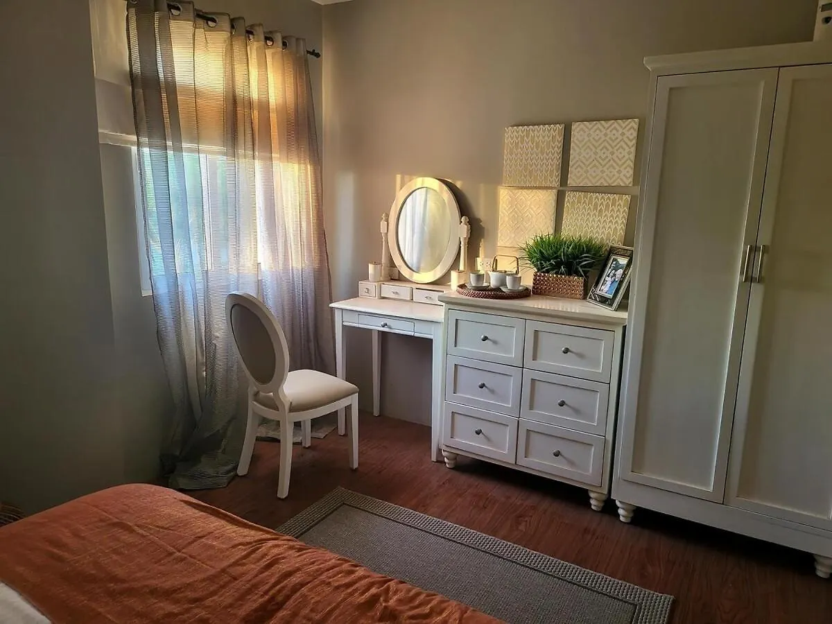 Cozy & Complete 2-Floors Panglao, 2-Wifi, 5 Beds Apartment Dauis Philippines